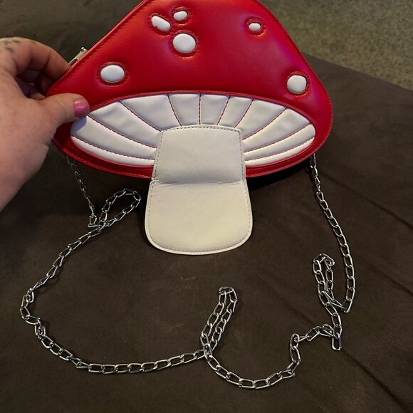 Mushroom shaped cross body purse with Kawaii chain. Plus free mushroom earrings. - Picture 11 of 14